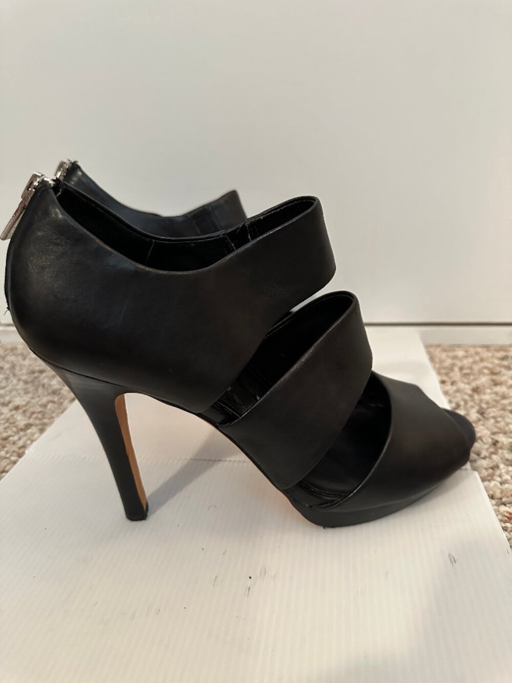 White House Black Market Black Leather Peep Toe Heels Back Zip Size 9.5